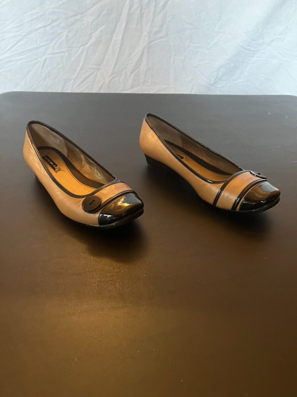 Bandolino Size 8.5M Tan Heels